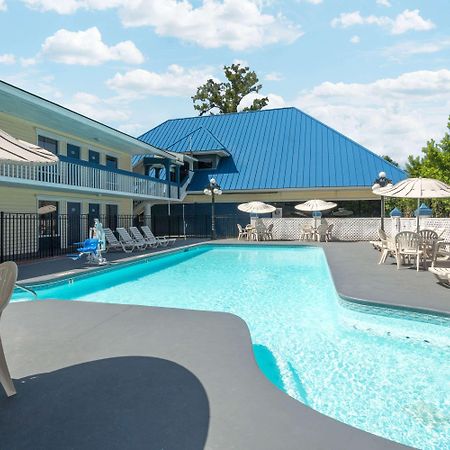 Days Inn By Wyndham Savannah Airport Bagian luar foto