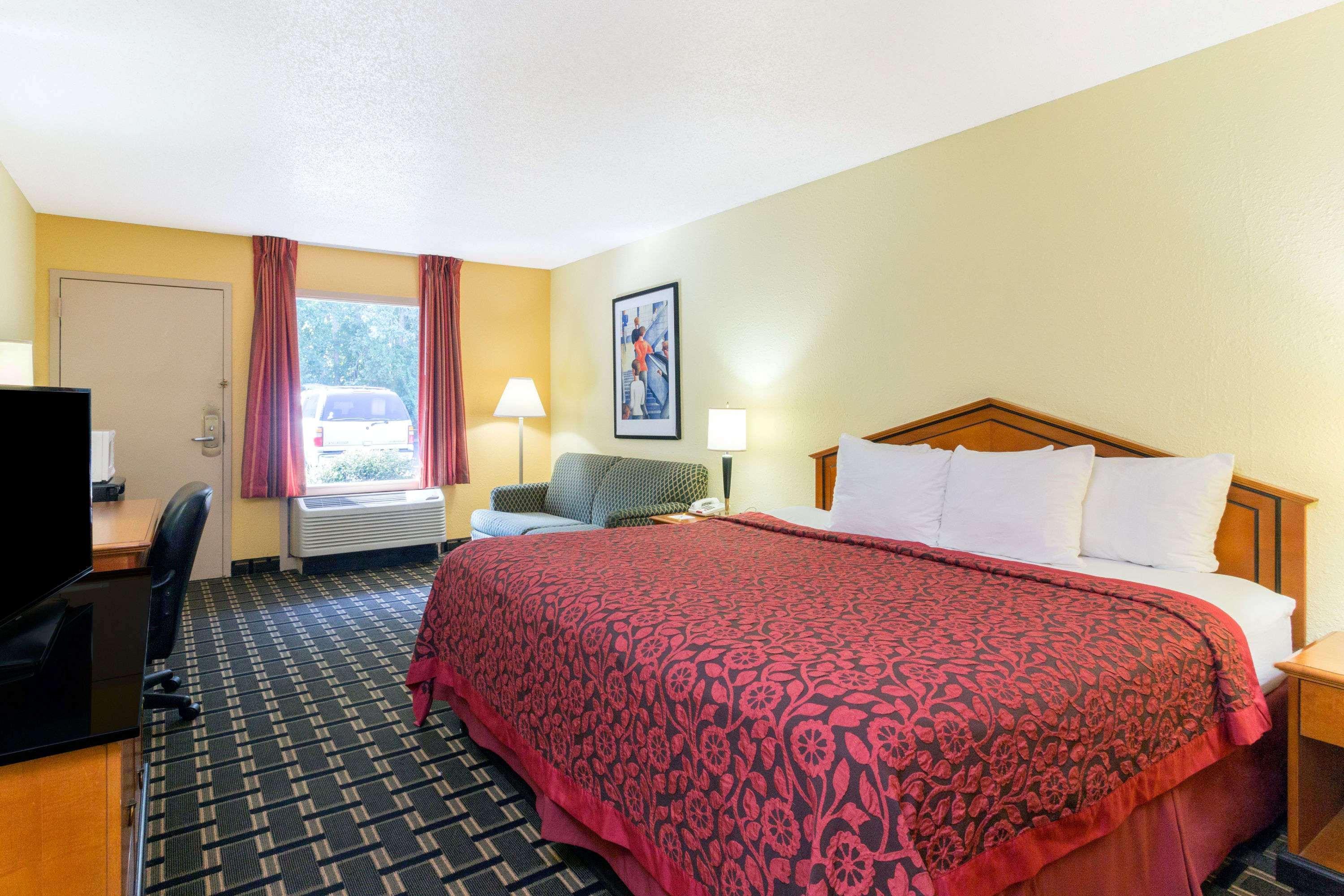 Days Inn By Wyndham Savannah Airport Bagian luar foto