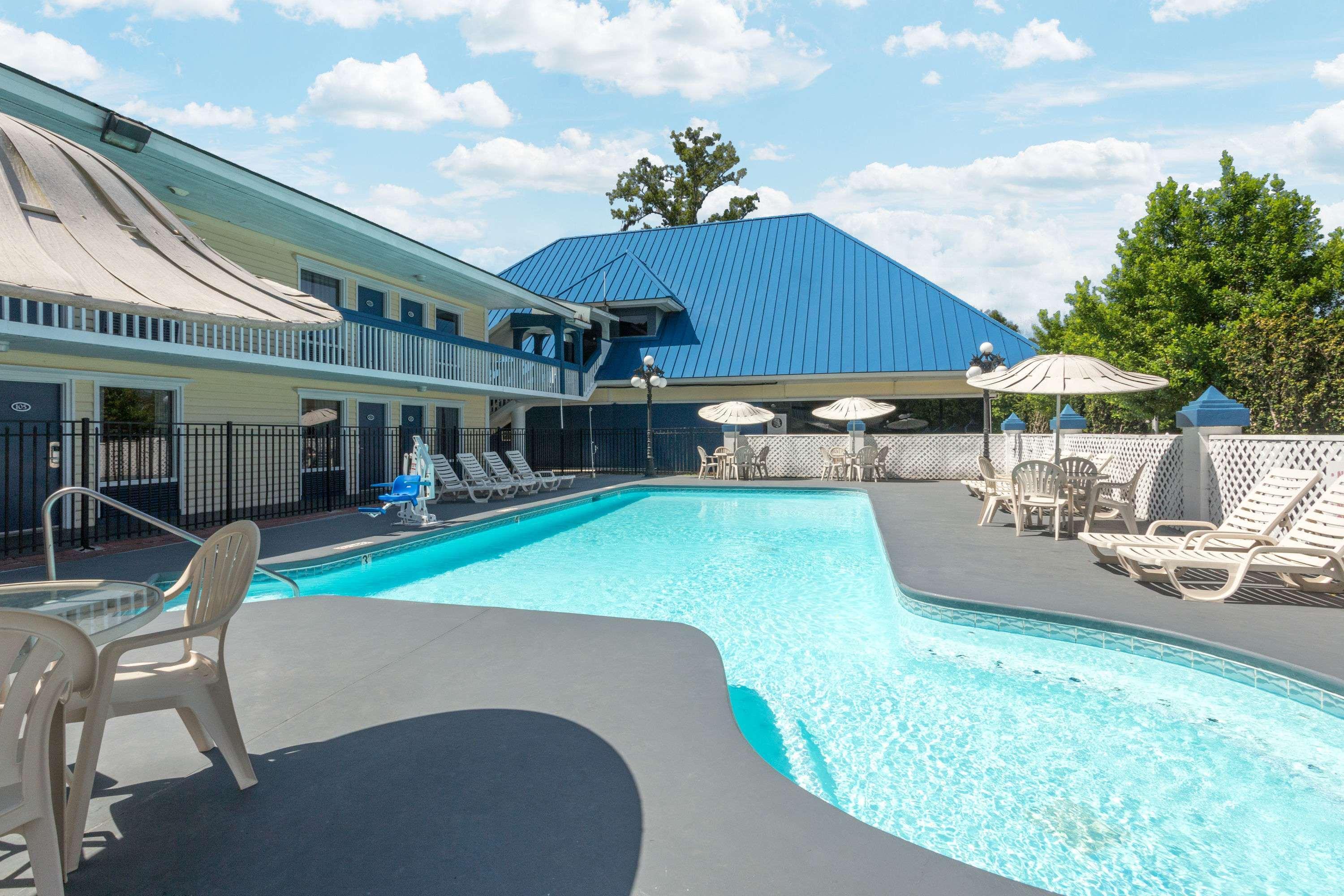 Days Inn By Wyndham Savannah Airport Bagian luar foto