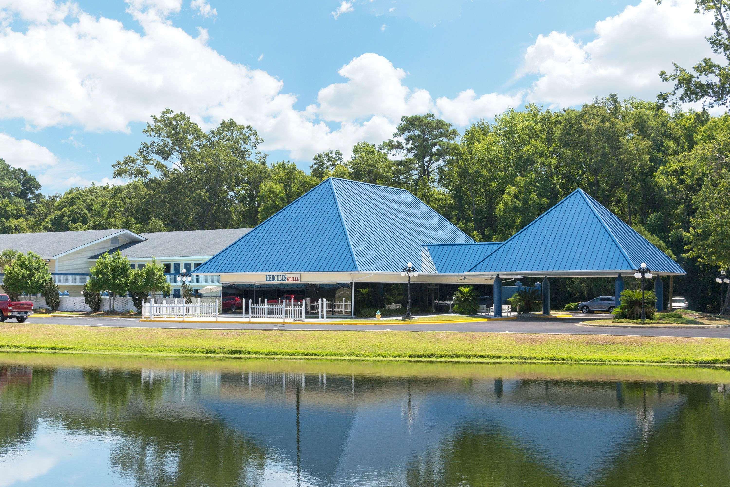 Days Inn By Wyndham Savannah Airport Bagian luar foto