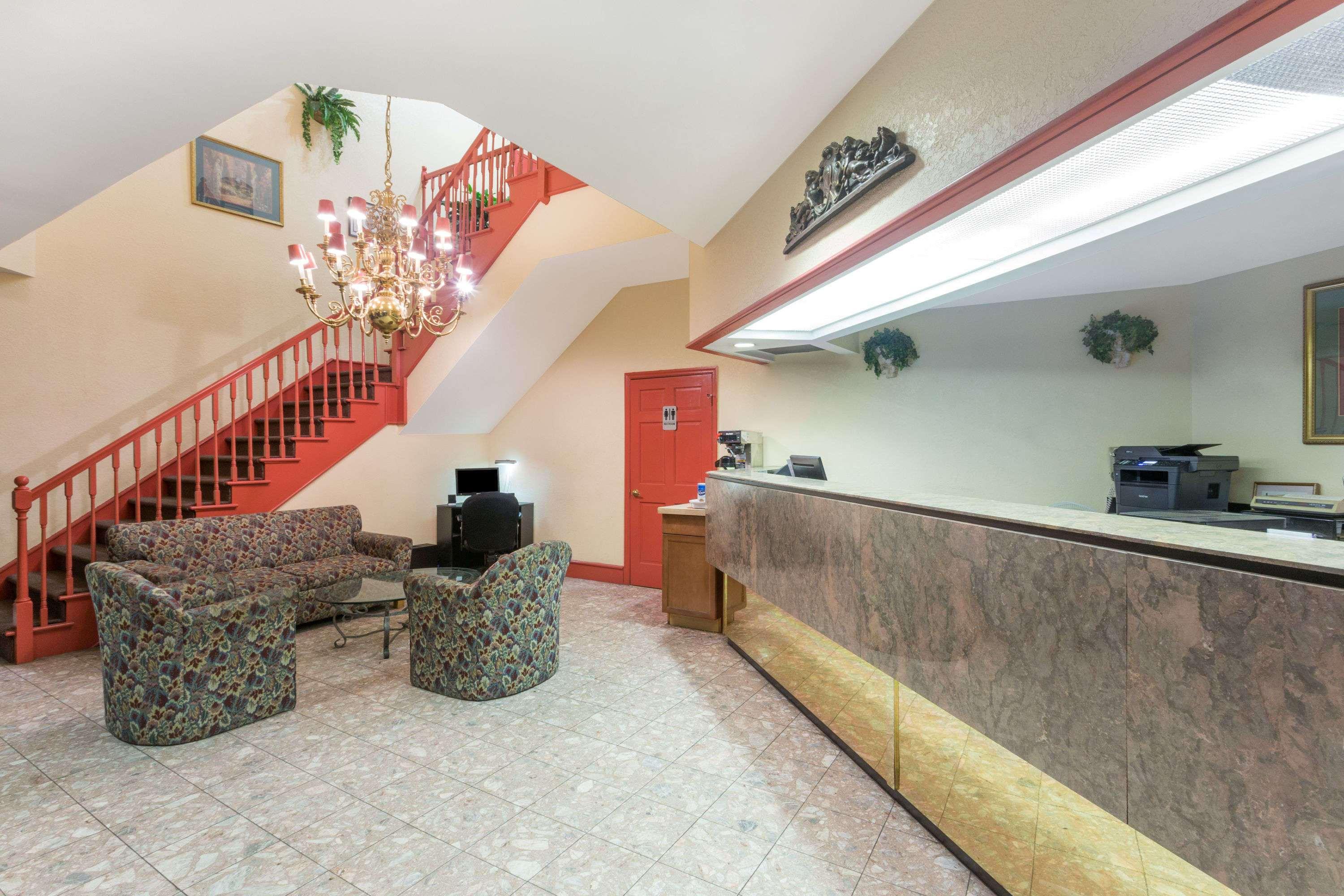 Days Inn By Wyndham Savannah Airport Bagian luar foto