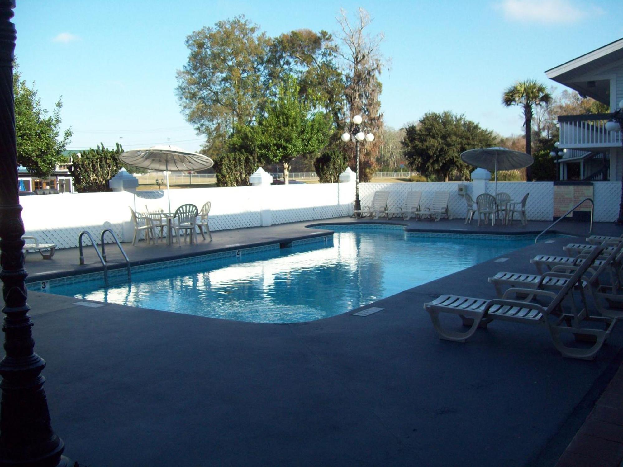 Days Inn By Wyndham Savannah Airport Bagian luar foto