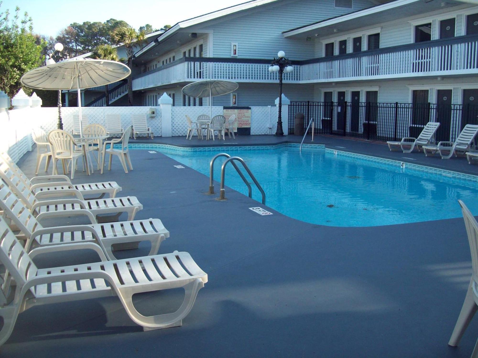 Days Inn By Wyndham Savannah Airport Bagian luar foto